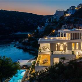 Luxury Beachfront Villa with Heated Infinity Pool near Trogir, Sleeps 8